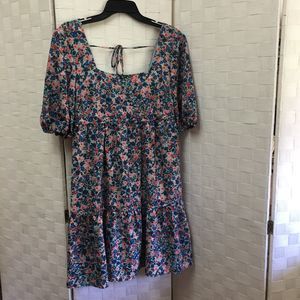 NWT BCBG Paris floral chiffon tie back dress size small